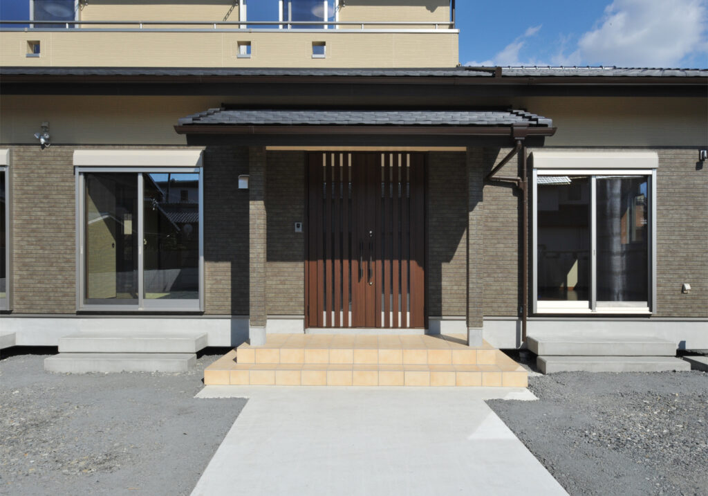 An Earthquake resistant  House 　地震に強い広間のある家